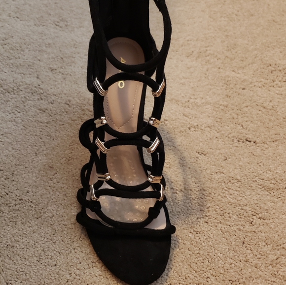 Black supper confort shoes. Cat walk - Picture 2 of 4